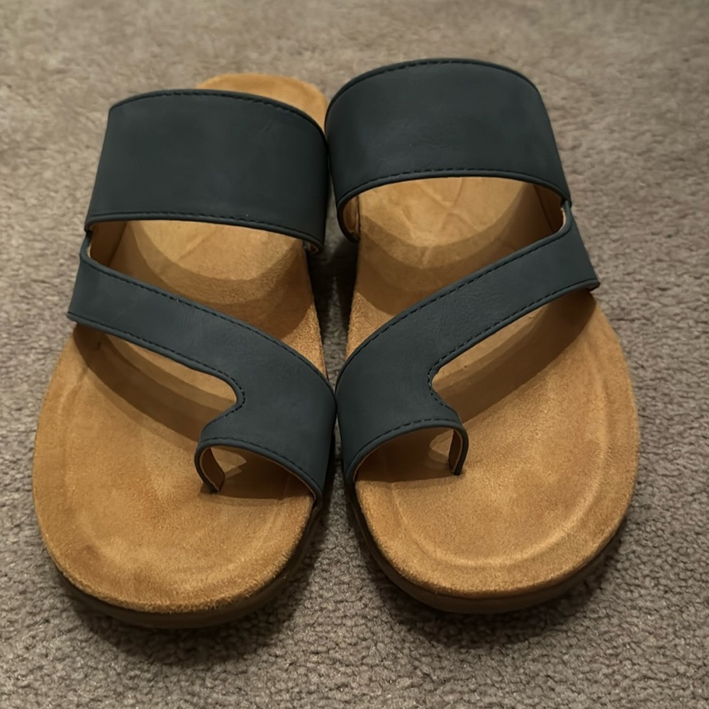 Blue Easy Spirit sandals size 8.5